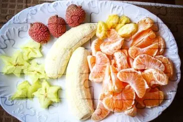 Conjunto de trozos de frutas tropicales