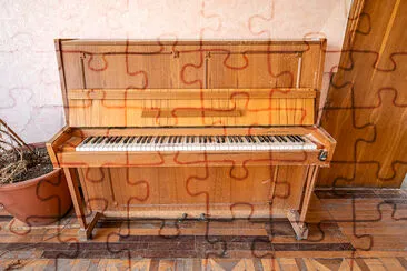 Piano abbandonato, Kiev, Ucraina