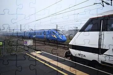 Class 91   Hitachi at Peterborough jigsaw puzzle