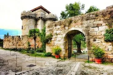 Castillo en Cáceres jigsaw puzzle