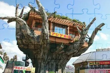 Treehouse Eatery in Japan