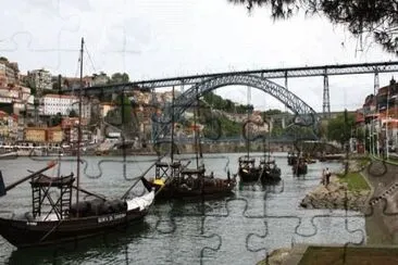 Traditional Port boats    Dom LuÃ­s I bridge -