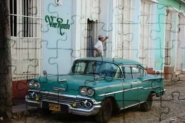 פאזל של Cuba - Vieille voiture amÃ©ricaine verte