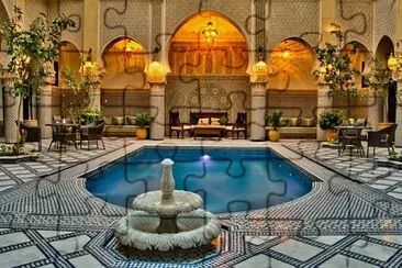 Riad pool and fountain