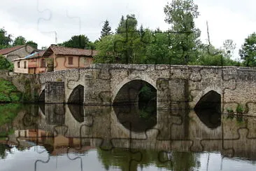 Pont medieval sur la Gartempe, Vienne