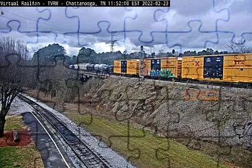 Yellow TTX box cars, some no graffiti at Chattanooga,TN/USA